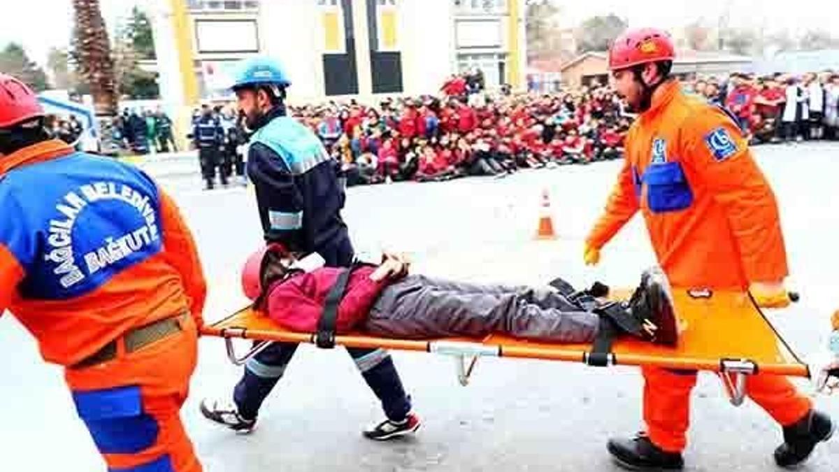 Bağcılar’da 7 büyüklüğünde deprem tatbikatı