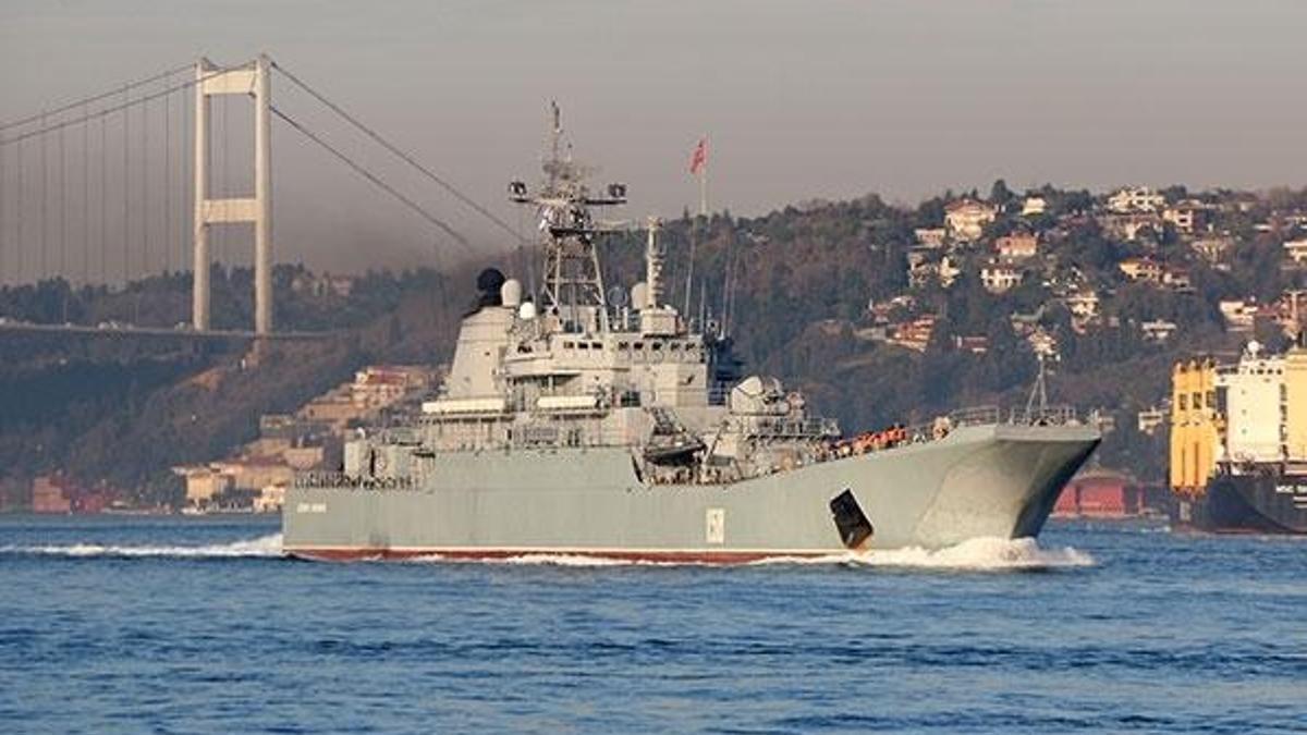 Boğaz'dan bir Rus savaş gemisi daha geçti