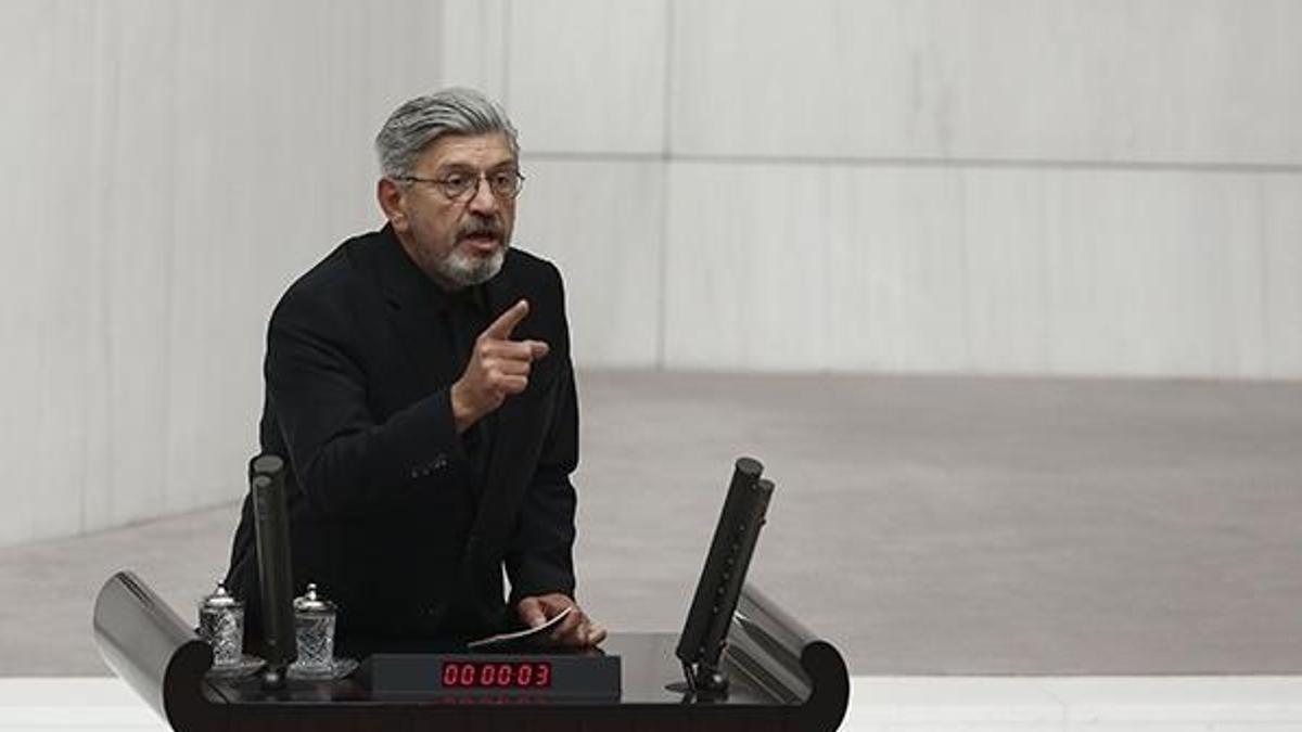 Son dakika: Cihangir İslam, SP'den istifa etti