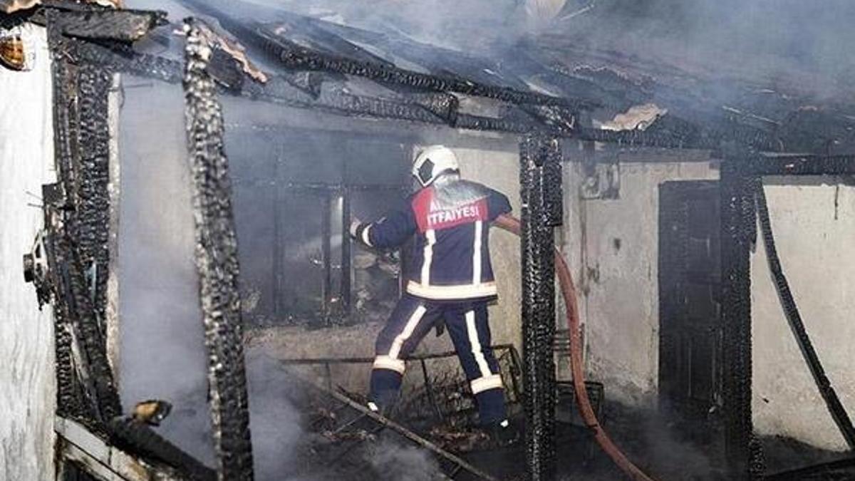 Yangında mahsur kalan 6 kişiyi "Gece Kartalları" kurtardı