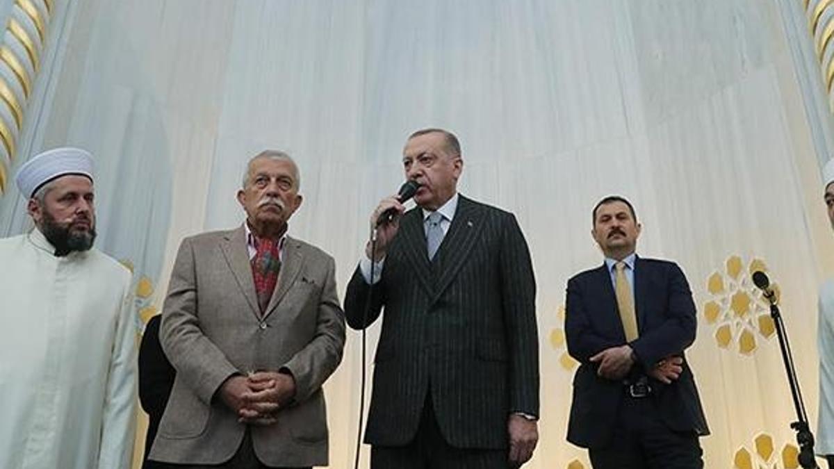 Cumhurbaşkanı Erdoğan: Bu aralar bu sarılmaları öpüşmeleri erteleyelim