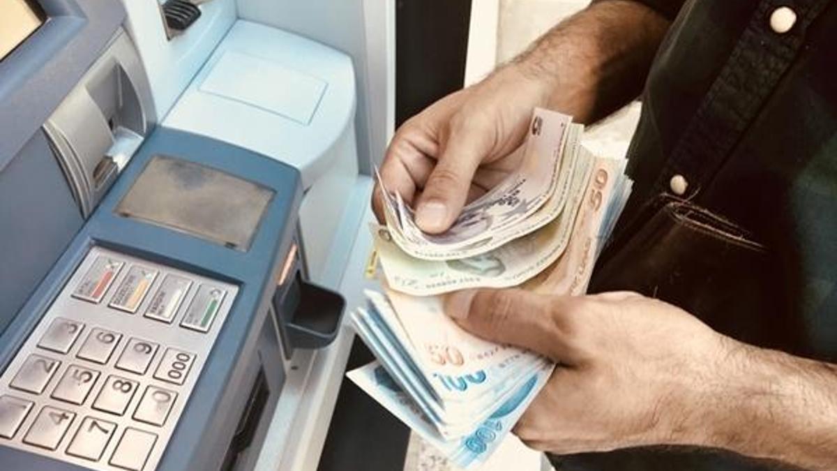 500 TL ila 2.750 TL arası veriliyor! Bankaların emekli promosyon kampanyaları (Ziraat, Yapıkredi, İNG, Halk Bankası, İşbank, ne kadar emekli promosyonu veriyor?)