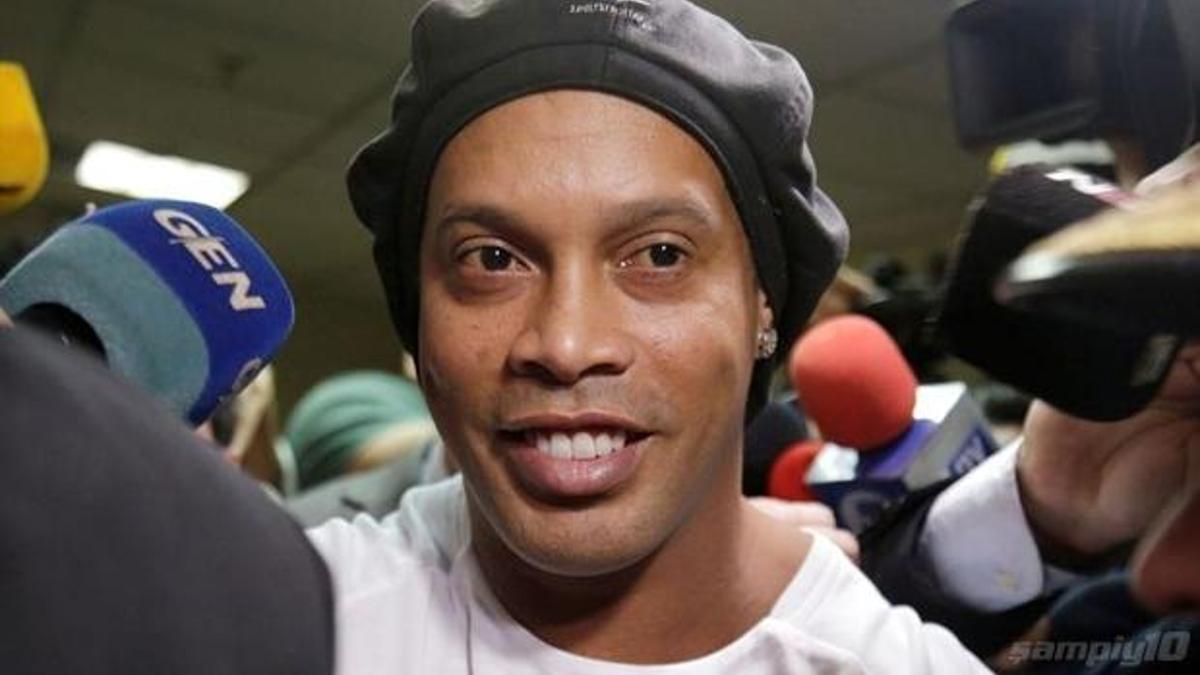 Ronaldinho ve kardeşi Paraguay'da tutuklandı