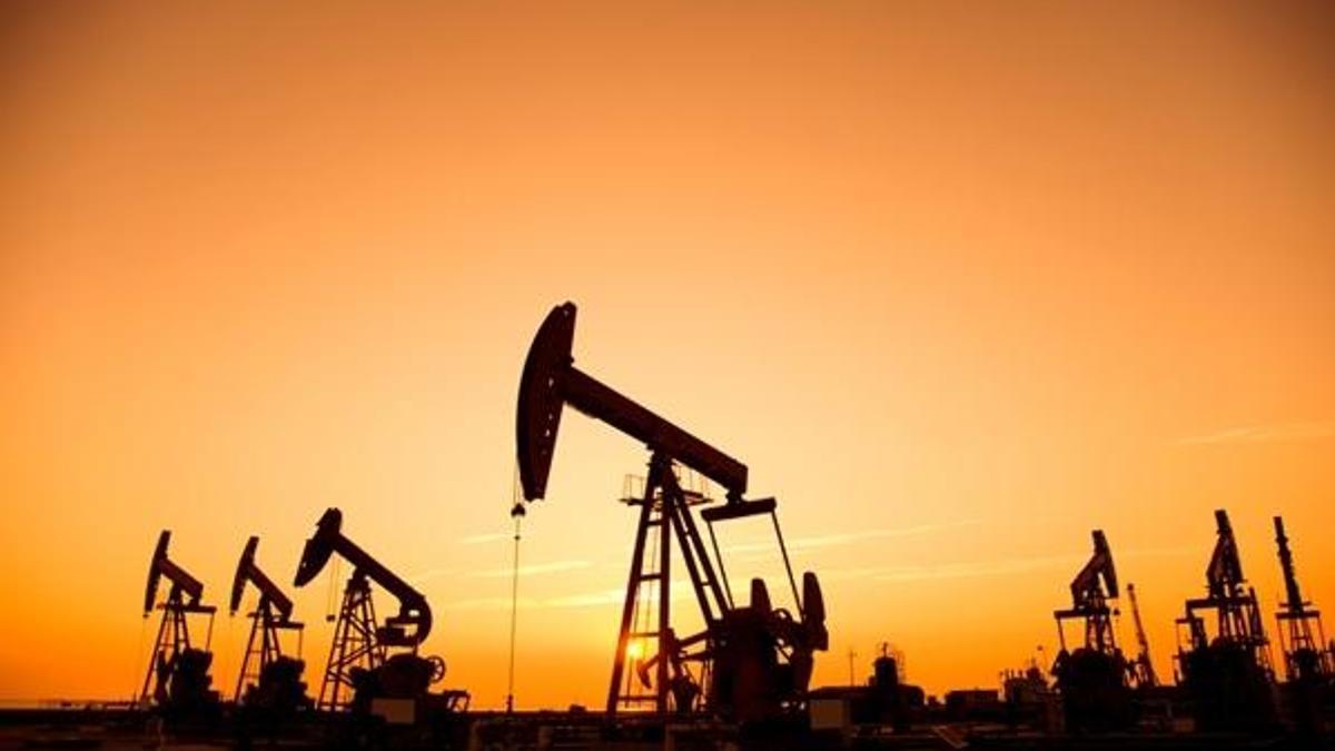 Petrol fiyatları güne yüzde 7.0'nin üstünde artışla başladı! Petrol fiyatları sert düşüşün ardından toparlanıyor mu? (Petrol varil fiyatı 2020)