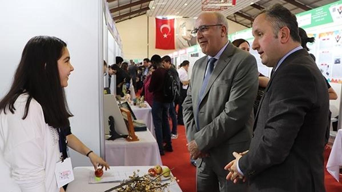 Geleceğin kaşifleri projelerini sergiliyor