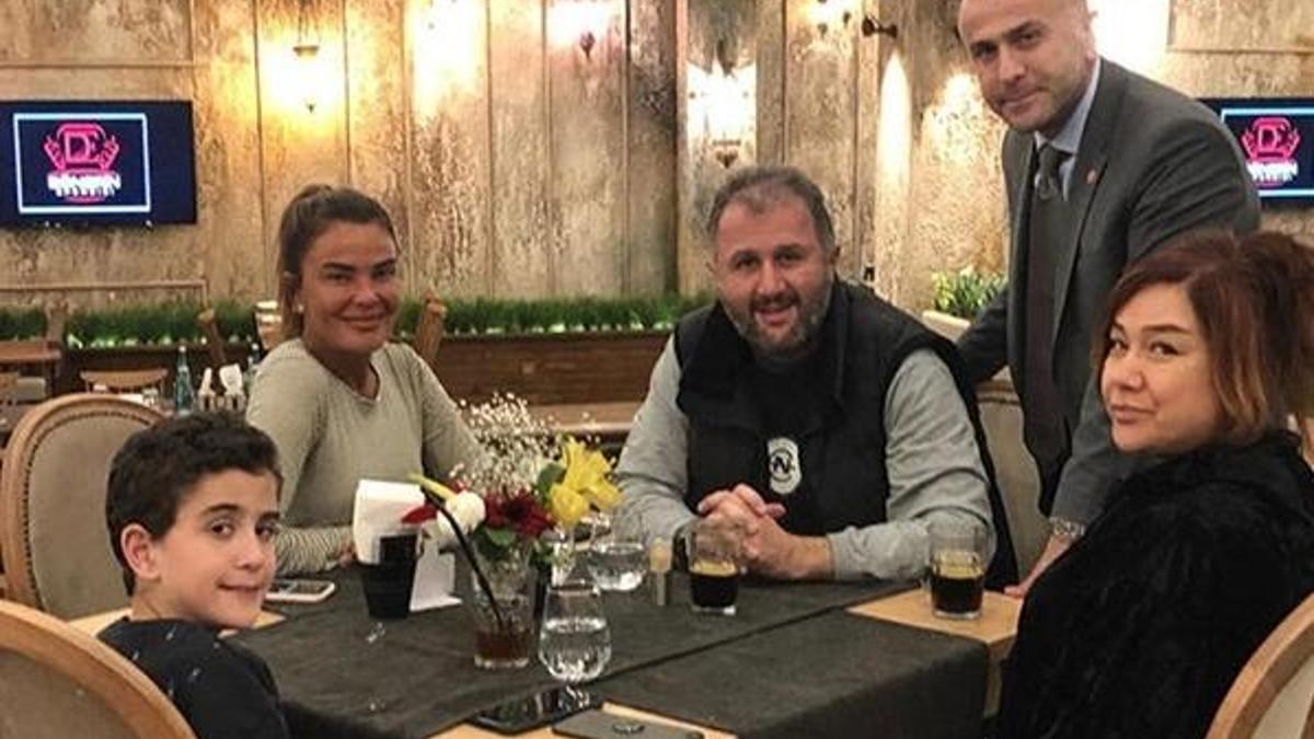 Özlem Yıldız ile Sinan Serter aynı karede