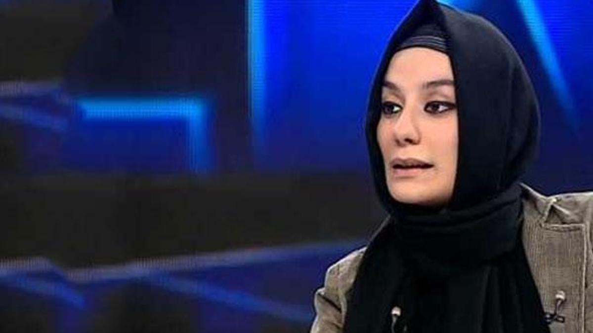 Esra Elönü'nün babası umre ziyareti sonrası hayatını kaybetti