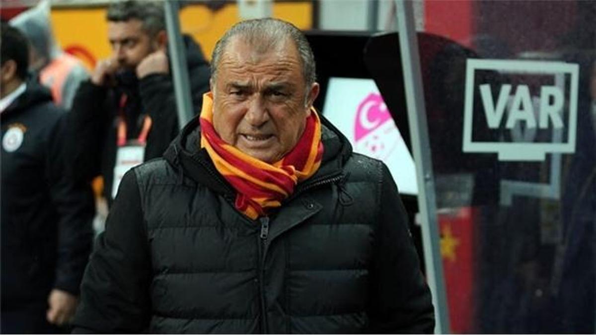 Fatih Terim: Futbolcuya 1.5 metrede dur mu diyelim?