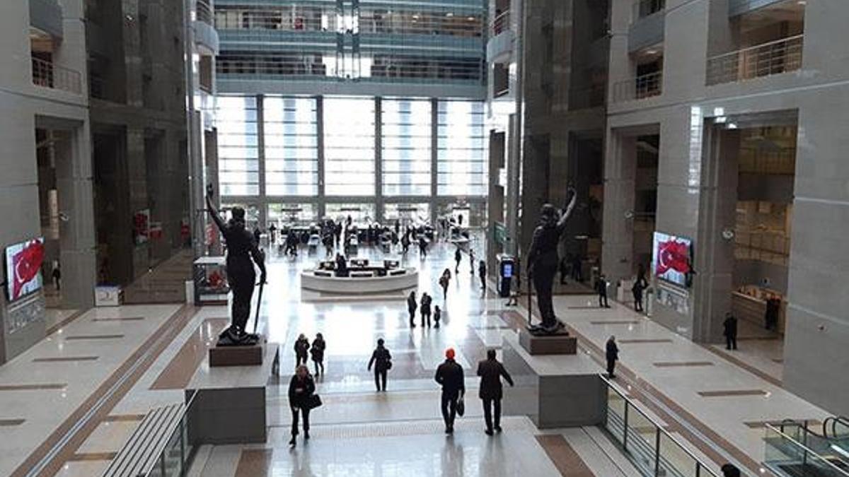 İstanbul Barosu'ndan Corona virüse karşı avukatlara 'acil' mesaj