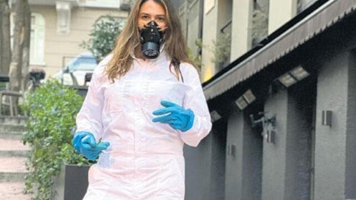 Maskeli Nilay şaşırttı!