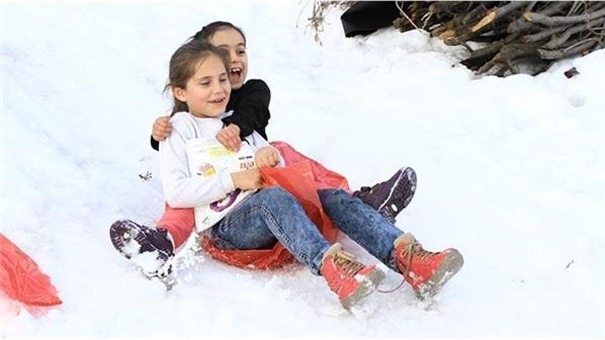 Eğitime kar engeli! Okullar tatil edildi
