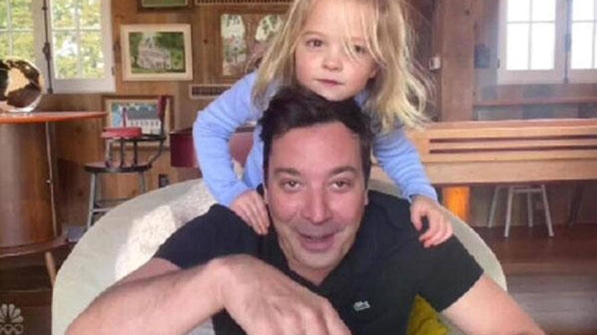 Jimmy Fallon evden program yaptı