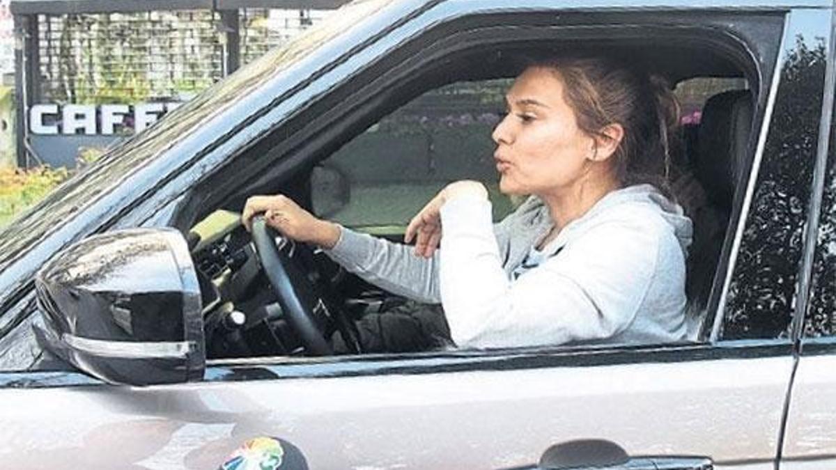 Demet Akalın'dan tepki çeken hareket