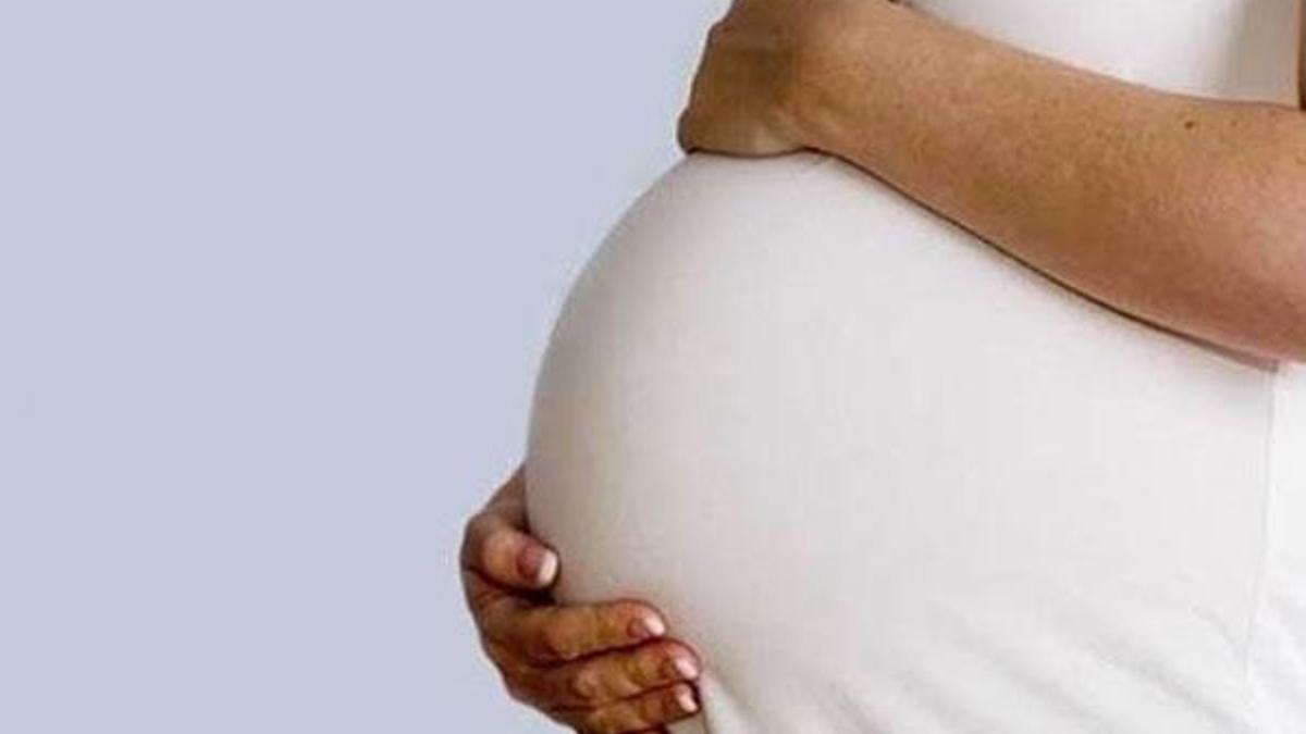 Plasenta anne karnındaki bebeği "koronavirüsten koruyor"