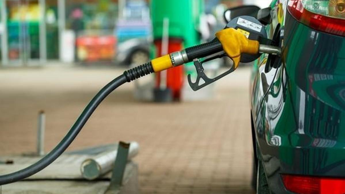Petrol fiyatları neden düştü, düşecek mi? Brent petrol fiyatı ne kadar oldu? akaryakıt fiyatları hesaplaması nasıl yapılır?