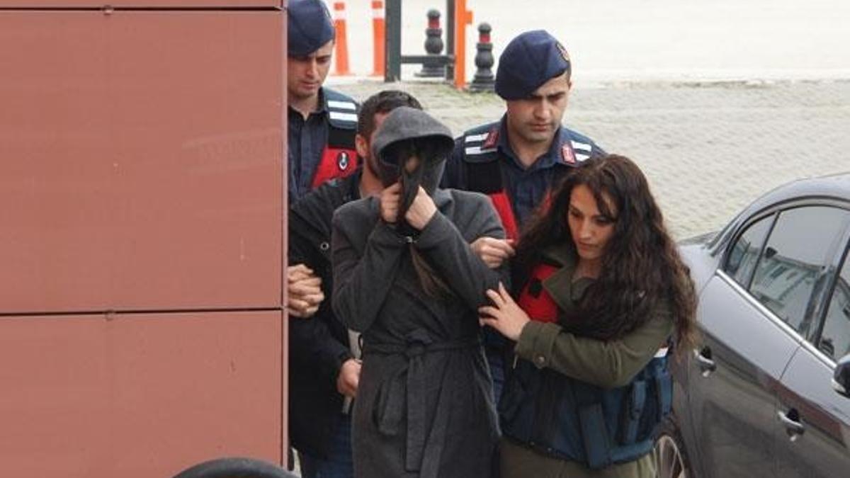 Emre Aşık'ın eşi cezaevi firarisiyle yakalandı