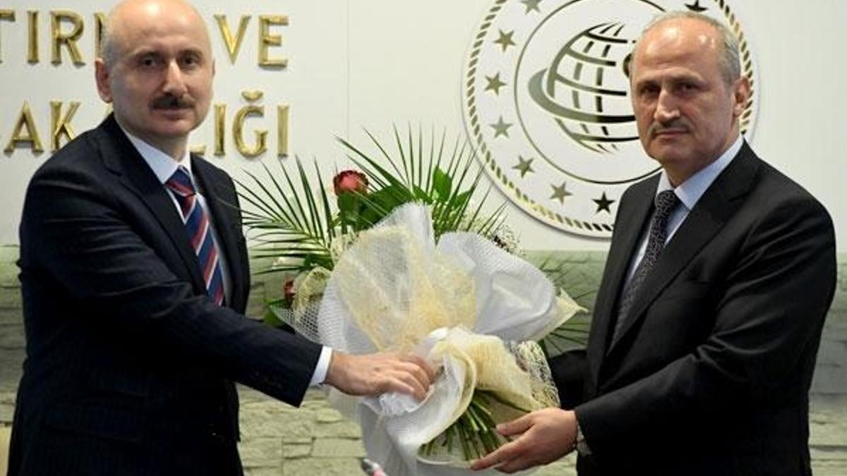 Ulaştırma ve Altyapı Bakanlığı'nda devir teslim töreni