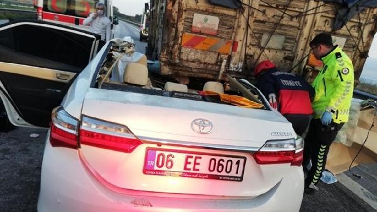 Osmaniye'de otomobil kamyonun altına girdi! Çok sayıda ölü ve yaralı