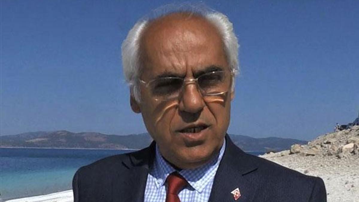 Yeşilova Belediye Başkanı Mümtaz Şenel ve eşine mafya kurşunu