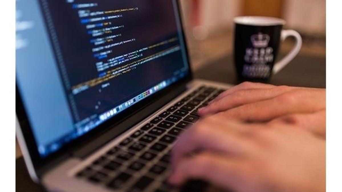 BTKAkademi ve 1Milyonİstihdam uygulamaları! Nasıl yazılımcı olunur? Dev istihdam projesi için ilk adım atıldı!