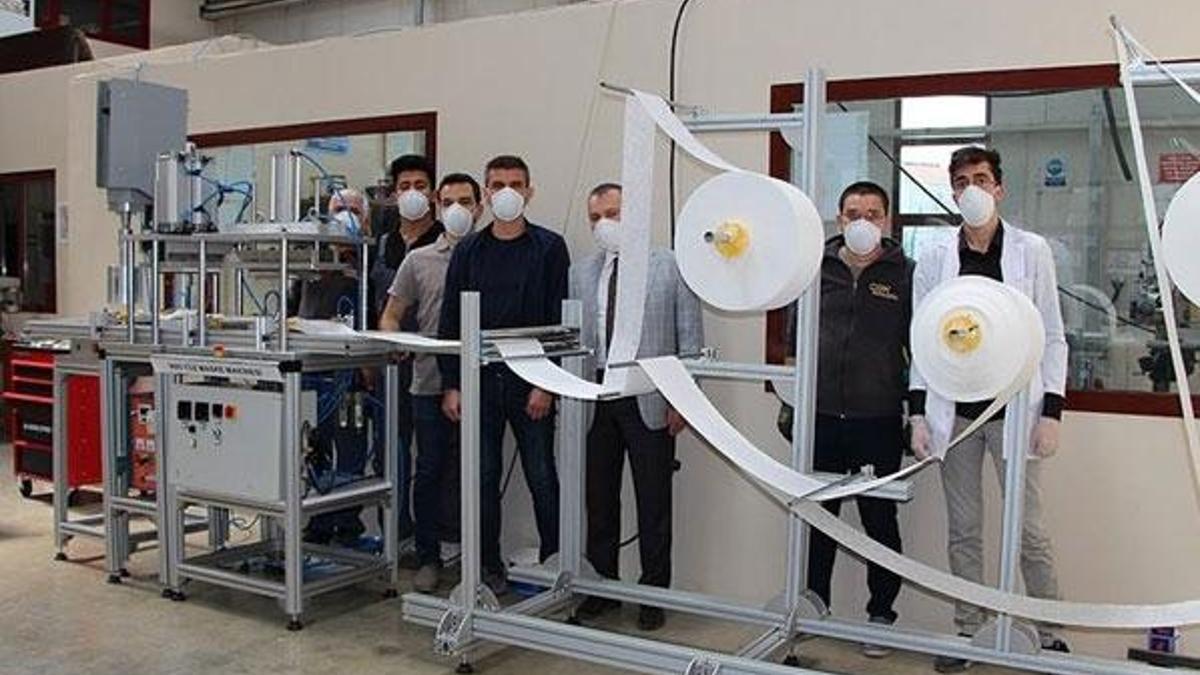 MEB N95 standardında maske makinesi üretti