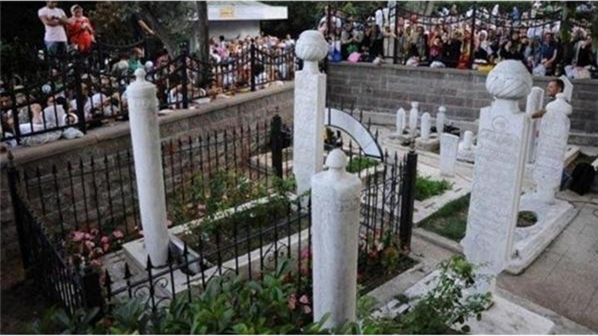 Oruç Baba Türbesi, corona nedeniyle ziyarete kapatıldı