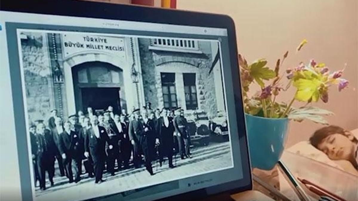 23 Nisan 100. Yıl Marşı sözleri! Haluk Bilginer seslendirdi! 23 Nisan'da çocuklar 100. Yıl Marşı söyleyecek!