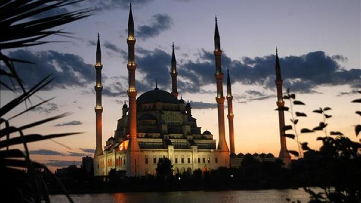 Adana'da sahur saat kaçta yapılacak? 2020 Adana Ramazan İmsakiyesi! İşte Adana sahur ve iftar saati!