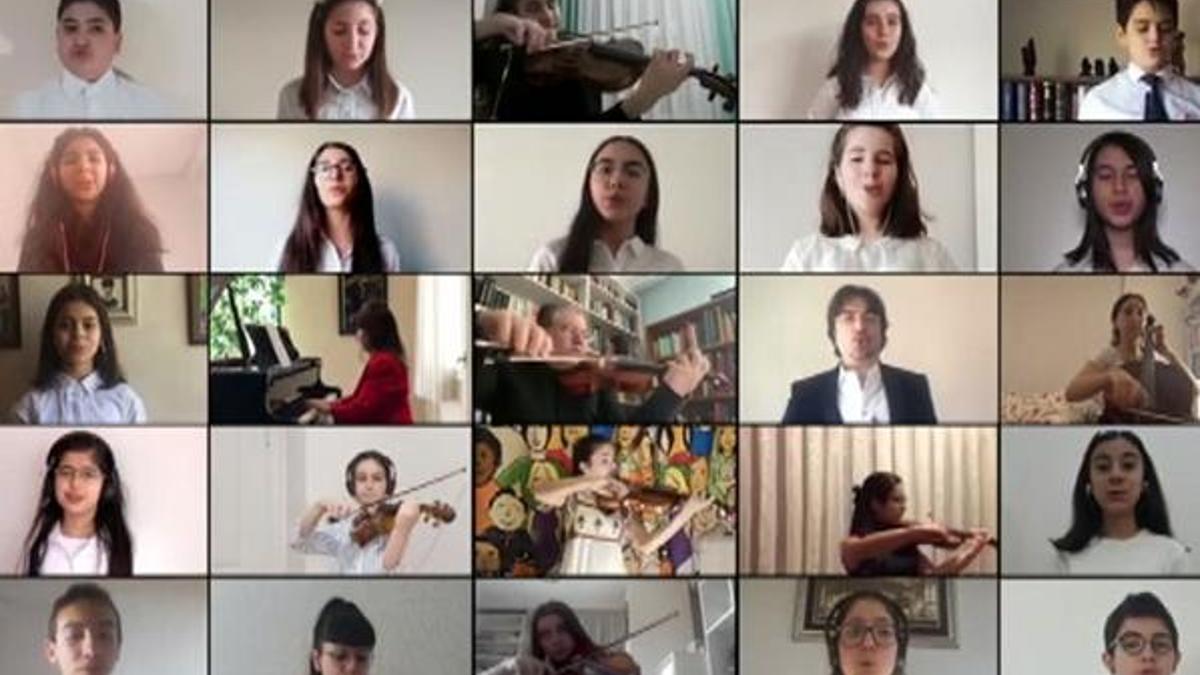 100. Yıl Marşı besteleyip çocuklara armağan ettiler