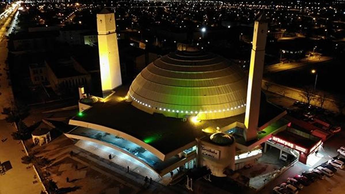Erzincan'da sahur saat kaçta yapılacak? 2020 Erzincan Ramazan İmsakiyesi! İşte Erzincan sahur, iftar ve teravih namazı saati!