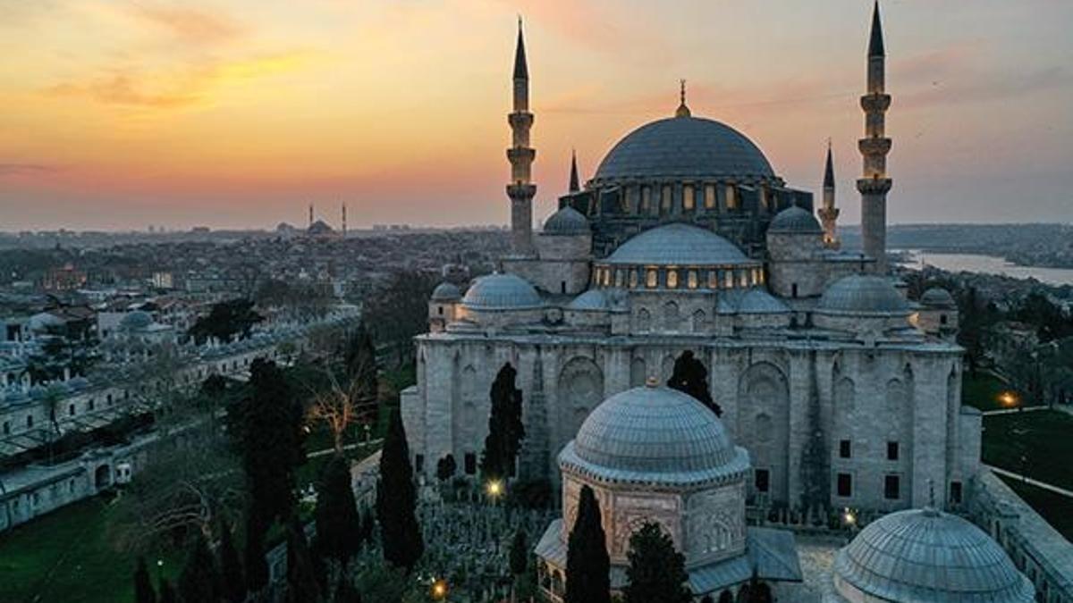 İstanbul'da sahur saat kaçta yapılacak? 2020 İstanbul Ramazan İmsakiyesi! İşte İstanbul sahur, iftar ve teravih namazı saati!