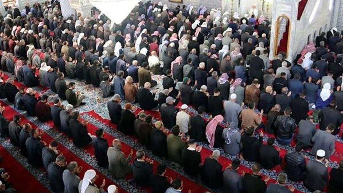 Öğle namazı nasıl kılınır ve hangi dualar okunur? Öğlen namazı kaç rekat, saat kaça kadar kılınır?