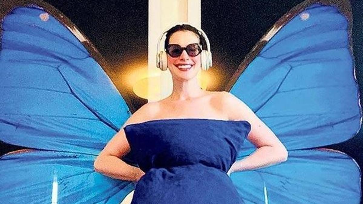 Anne Hathaway de modaya uydu!