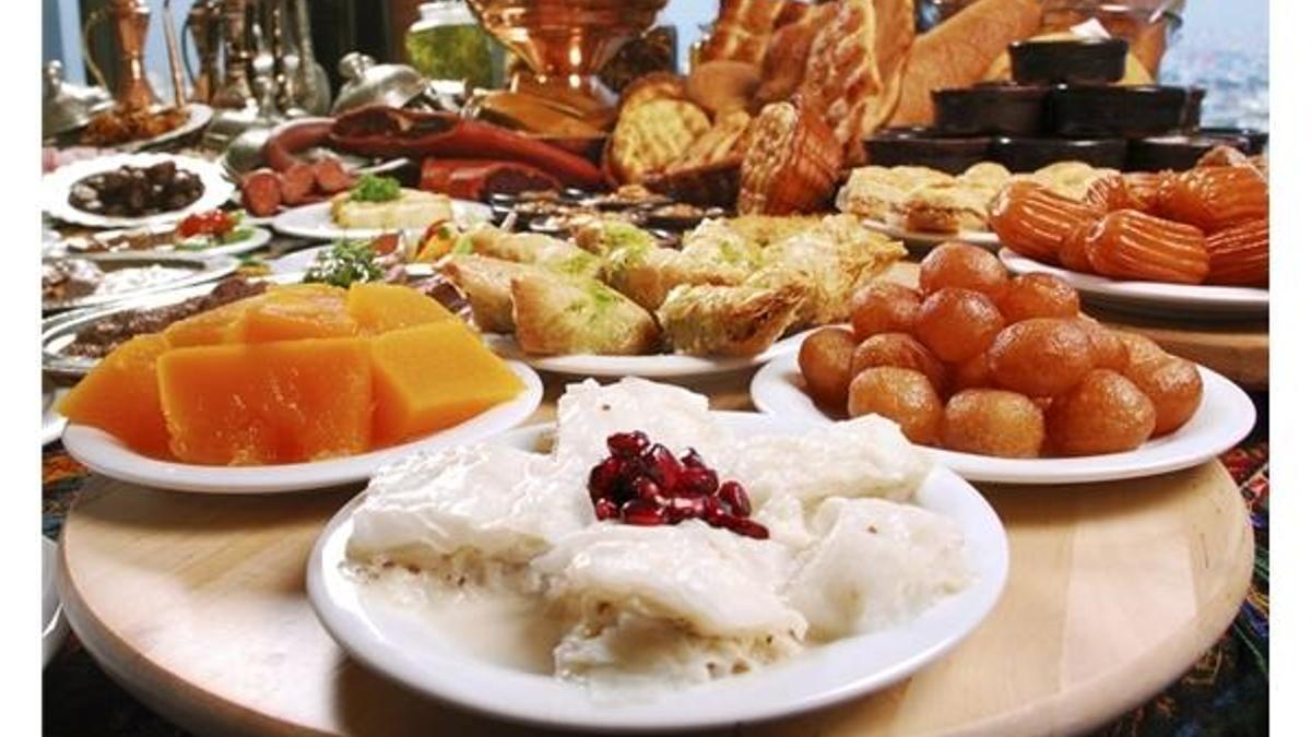 Sahurda ve iftarda nasıl beslenmeli? Ramazanda sağlıklı beslenme tüyoları!