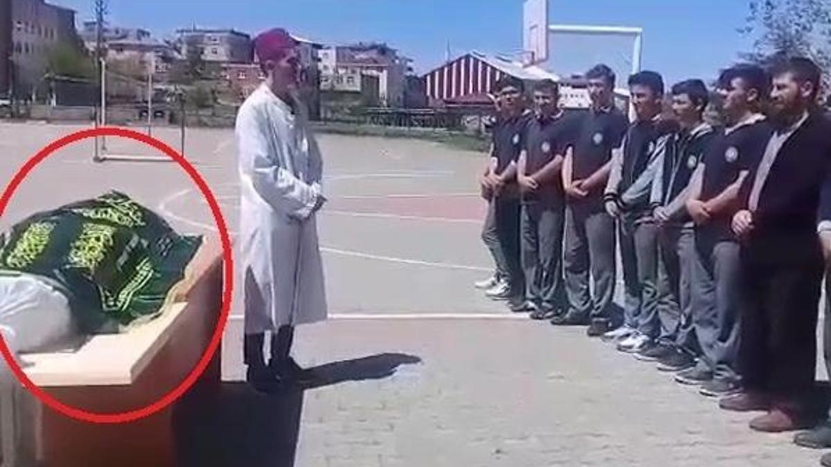 Acı görüntü... Cenaze provası gerçek oldu