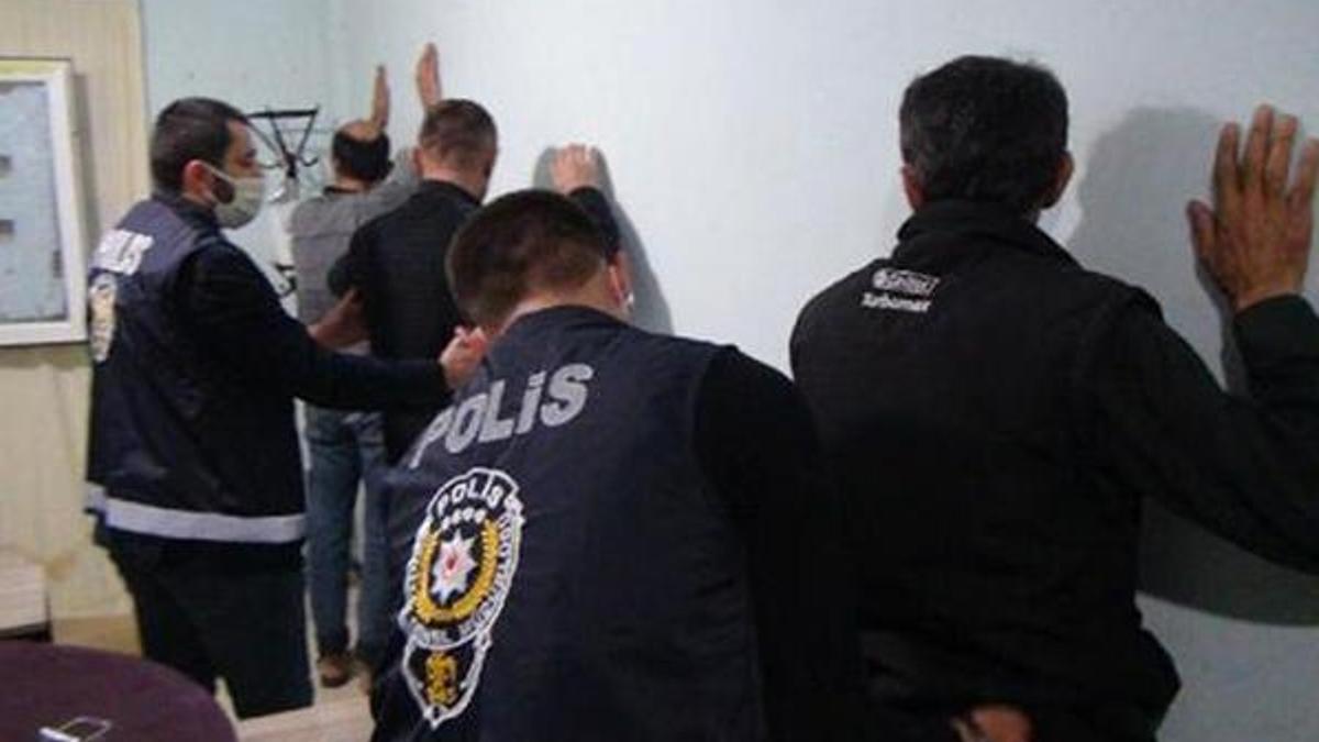 Suçüstü basıldılar! Eşleri polisi arayıp ihbar etti