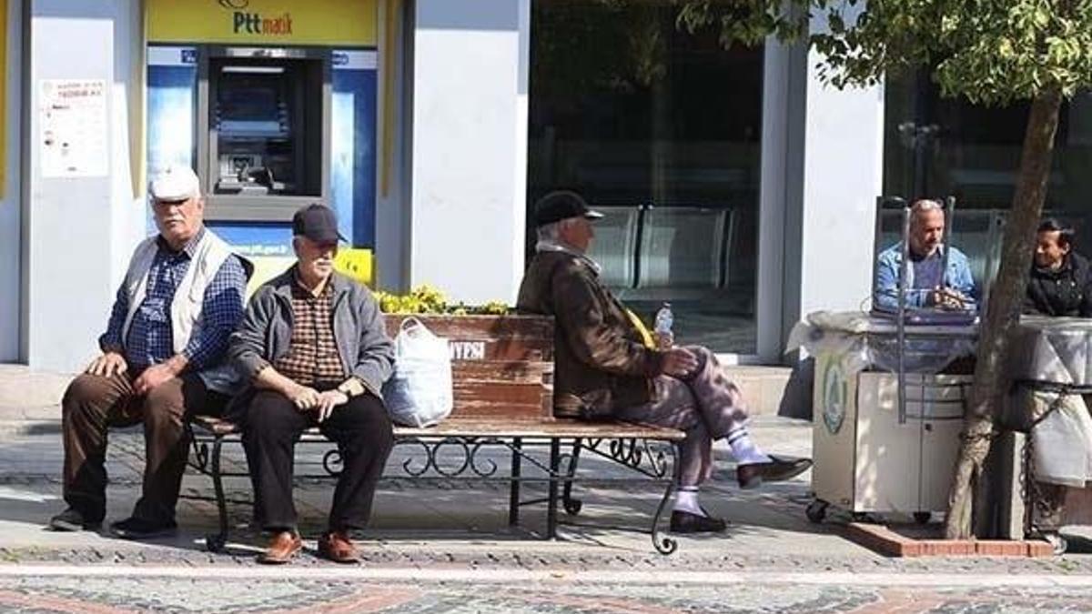 65 yaş üstü sokağa çıkma yasağı ne zaman bitiyor? Sağlık Bakanı Bilim Kurulu toplantısı sonrası konuştu!