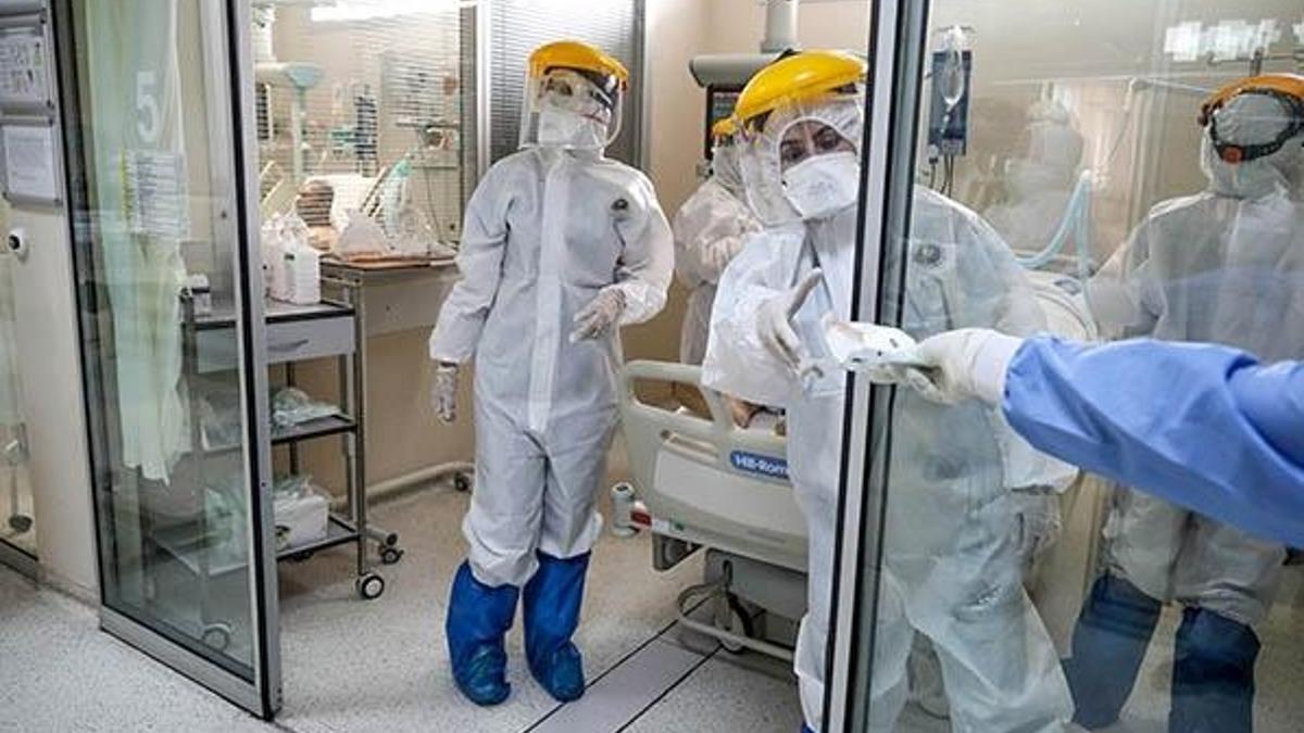 Corona virüs hastalarının yaş aralığı ile ilgili dikkat çeken açıklama