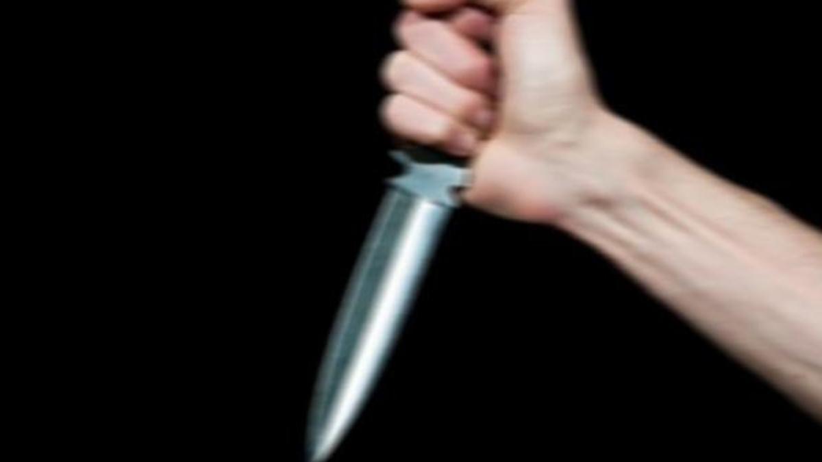 13 yaşındaki kızının kesik başıyla sokakta çıplak yürürken yakalandı!
