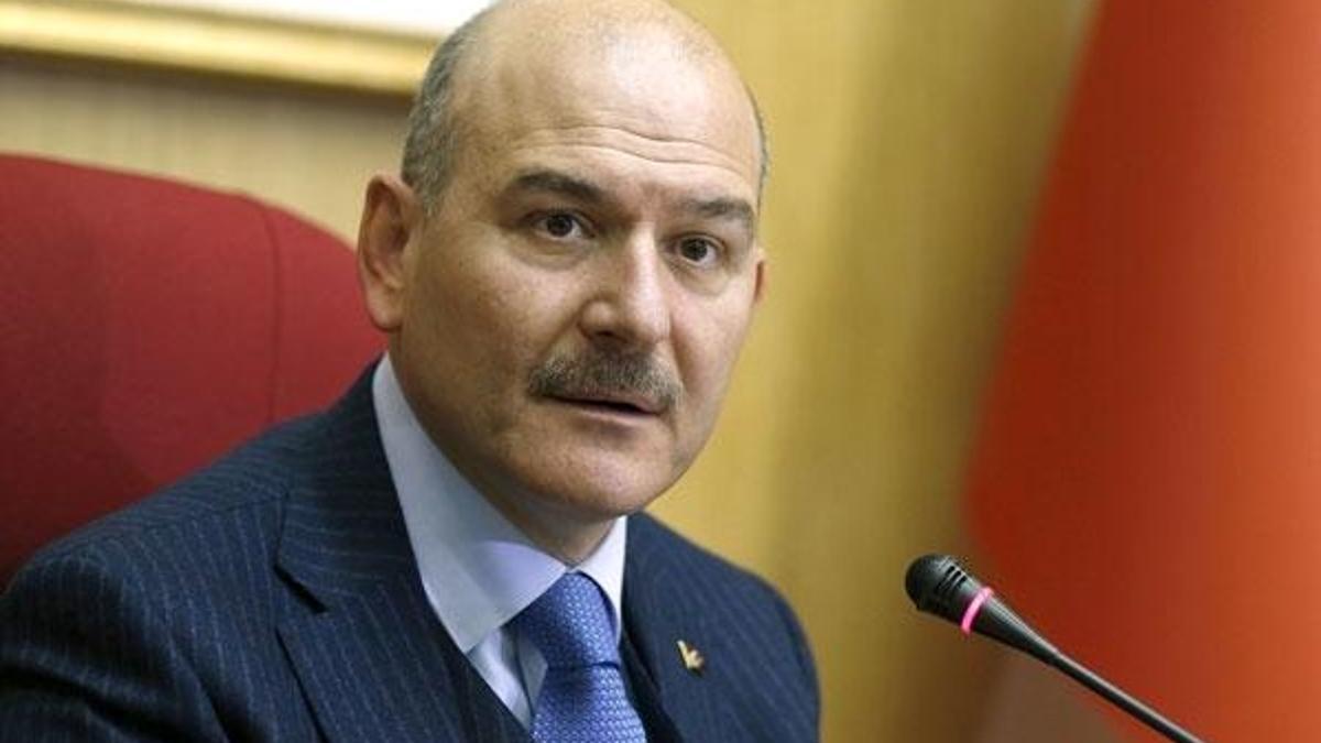 Bakan Soylu, kızları terör örgütü PKK tarafından kaçırılan aileyle görüştü