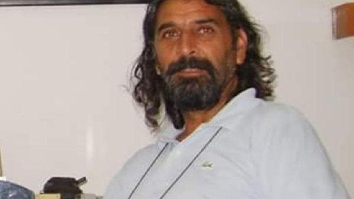 Ünlü manken Simge Tertemiz'in babası balkondan düşerek hayatını kaybetti