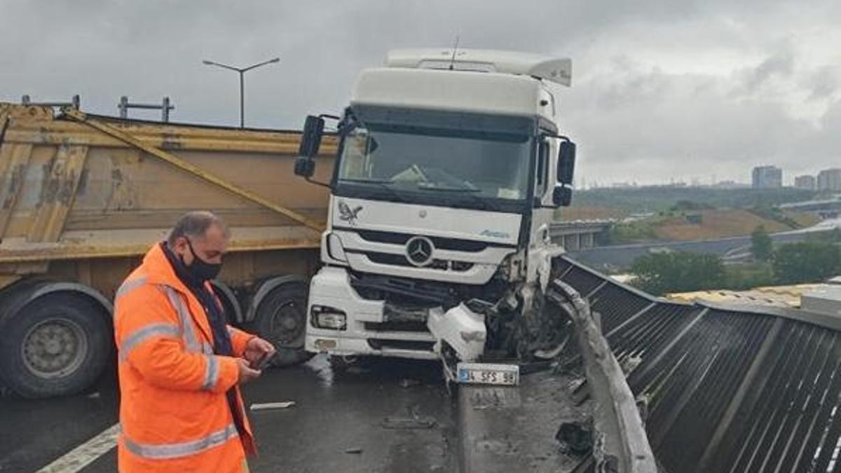 TEM Otoyolu'nda feci kaza! Yaralılar var