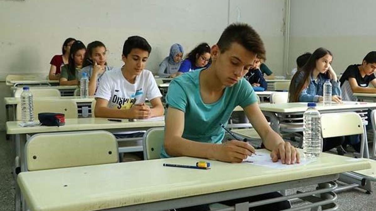 LGS ertelendi mi 4 Mayıs 2020? LGS (Liselere Giriş Sınavı) ne zaman yapılacak 2020? Kabine toplantısında ne kadar alındı?