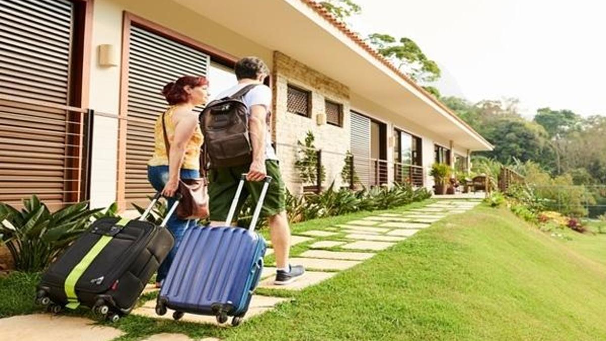 Oteller ne zaman açılıyor 2020? Yasak kalkan illerde tatil yapılacak mı? Mayıs ayı normalleşme planı