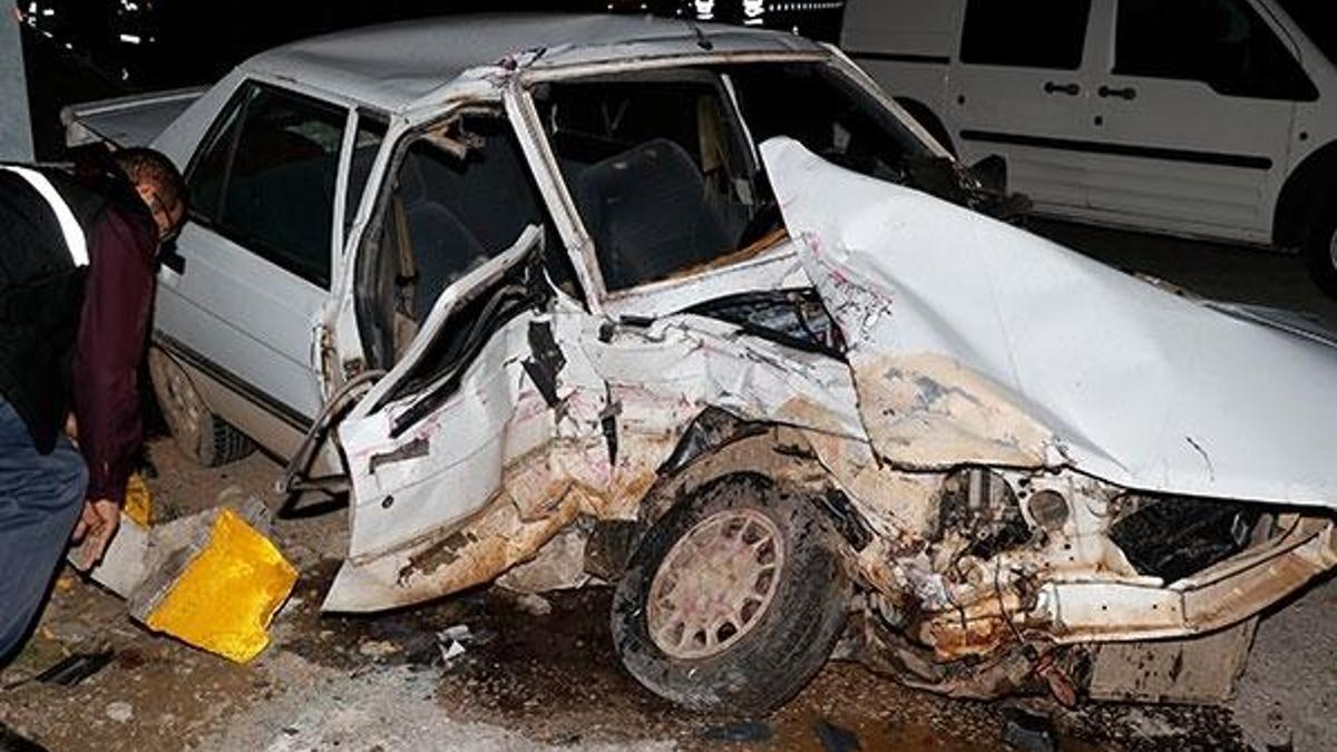 Muğla'da kamyon ile otomobil çarpıştı: 2 ölü