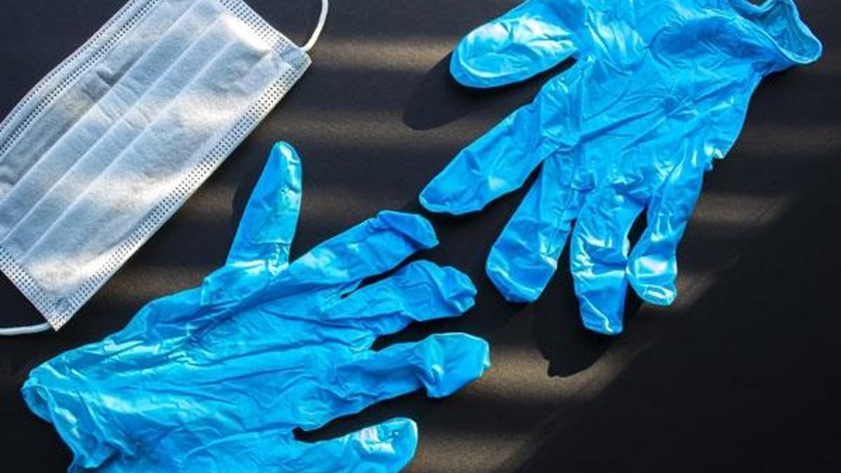 DEÜ'de maske ve eldivenler ultraviyole donanımlı konteynerlere atılacak