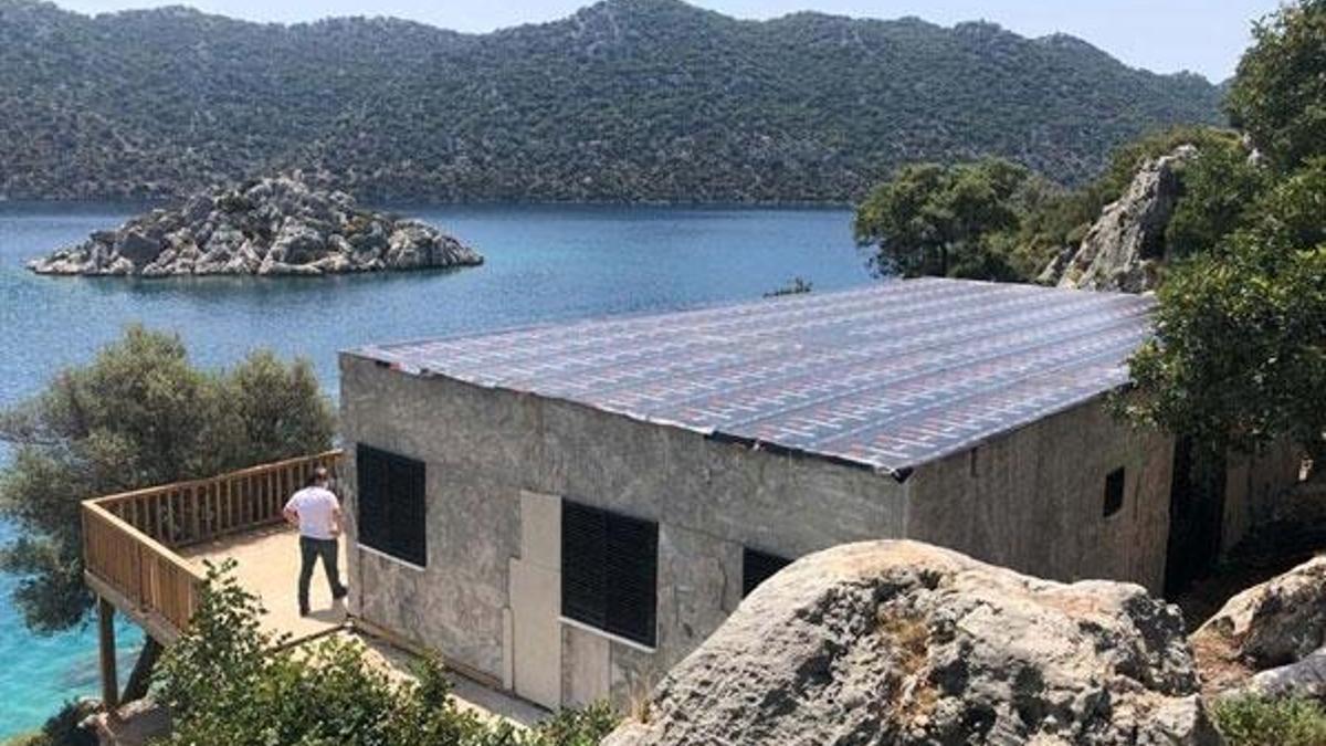 Antalya'da, salgın sürecinde sit alanına yapılan kaçak villa mühürlendi