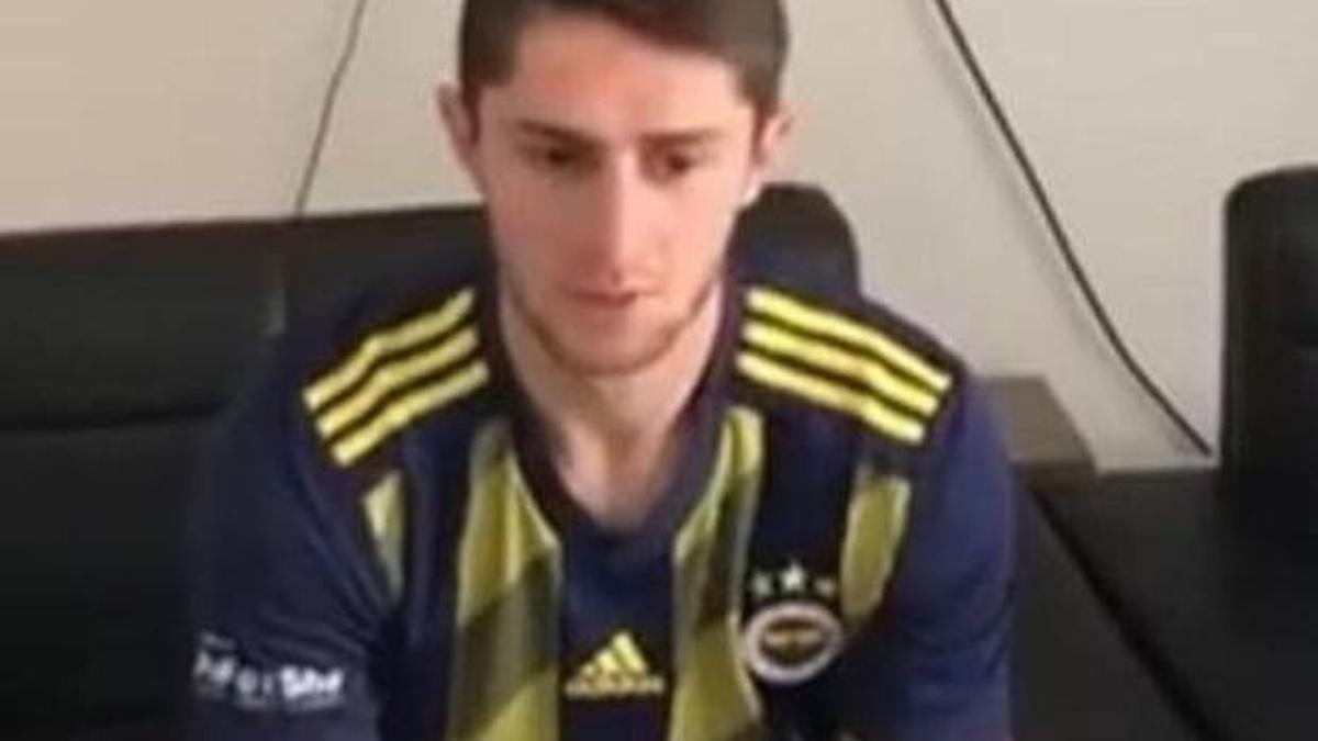 Fenerbahçe'nin ilk transferi İsmail Yüksek formayı giydi
