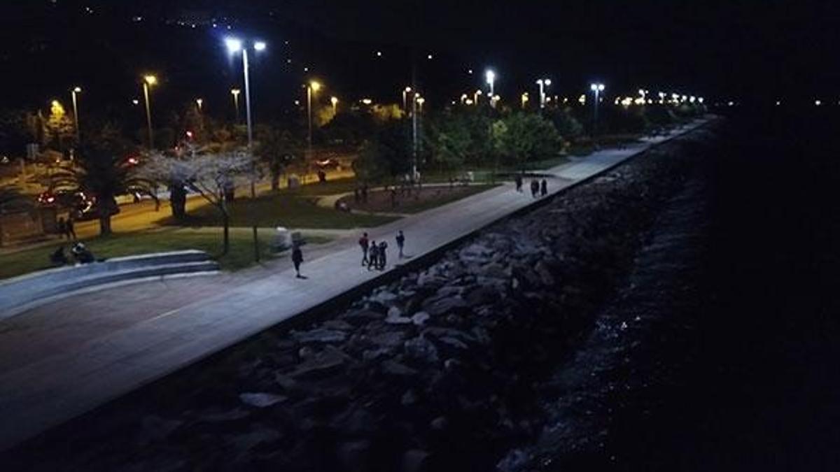 Kartal'da yasağa rağmen sahile çıkanlara ceza uygulandı