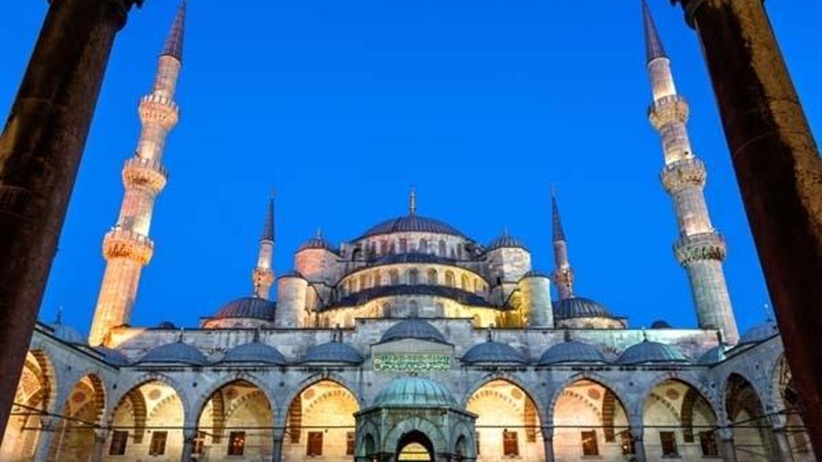 Camiler açılıyor mu? İbadete kapanan camiler ne zaman açılır?